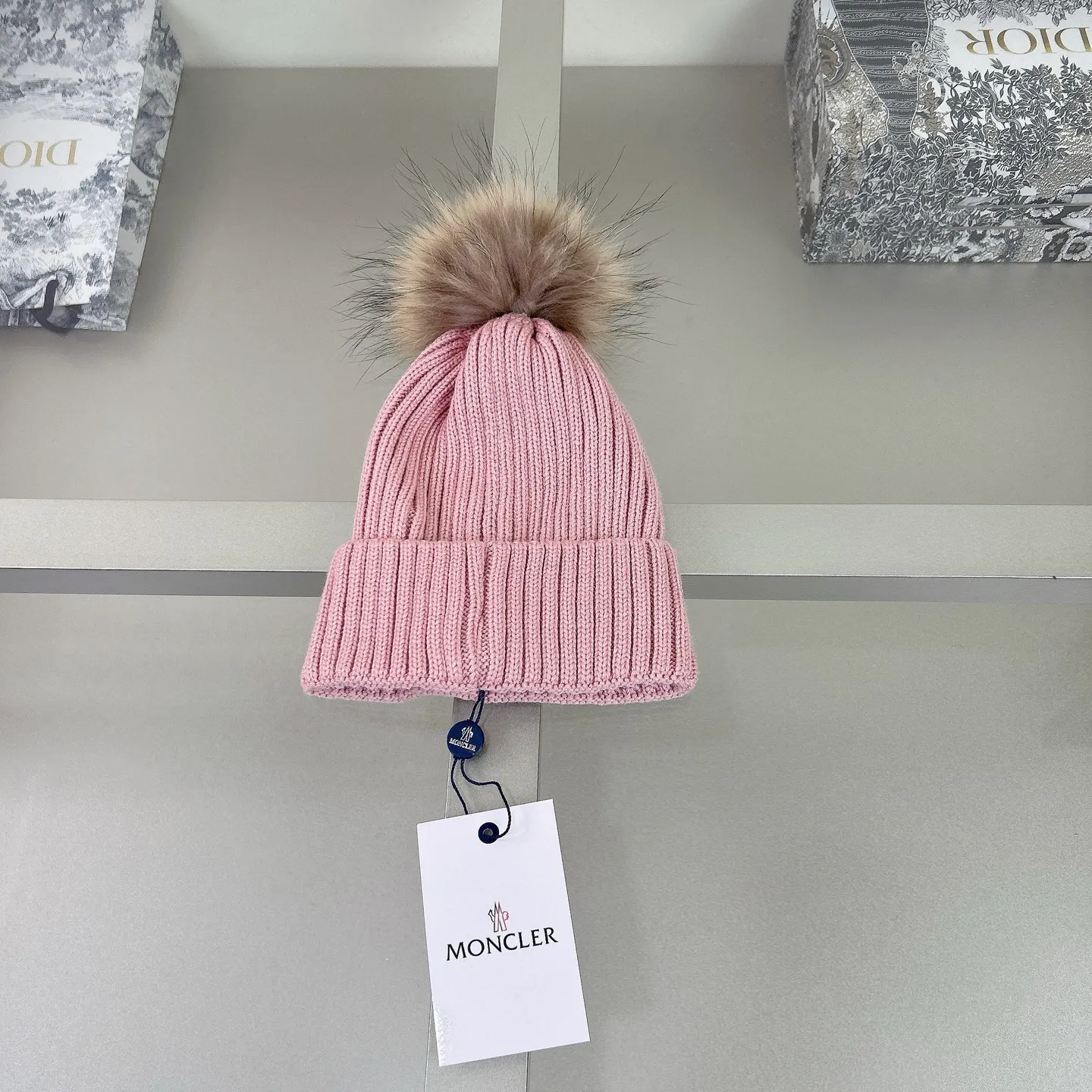 寒い日のお出かけに最適 カジュアル 合わせやすい ふわふわ キッズ ニット帽