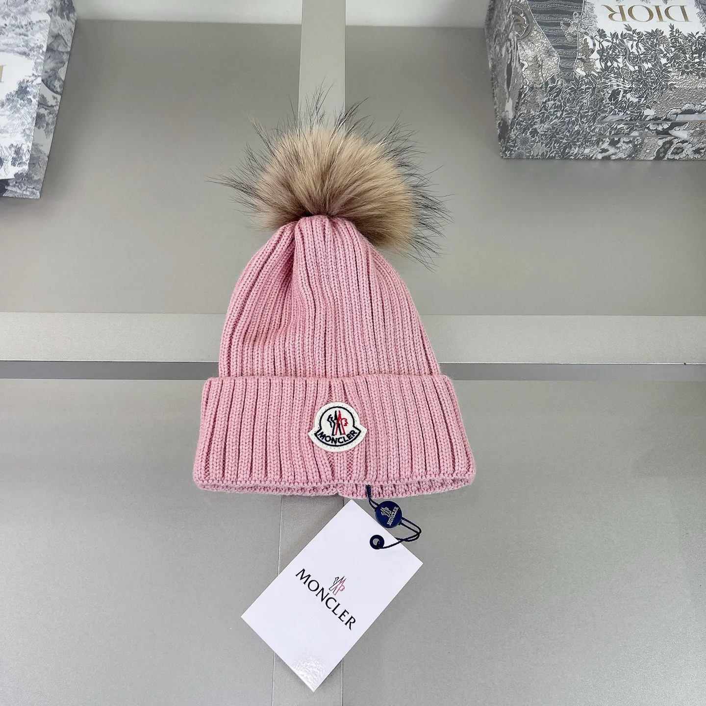 寒い日のお出かけに最適 カジュアル 合わせやすい ふわふわ キッズ ニット帽