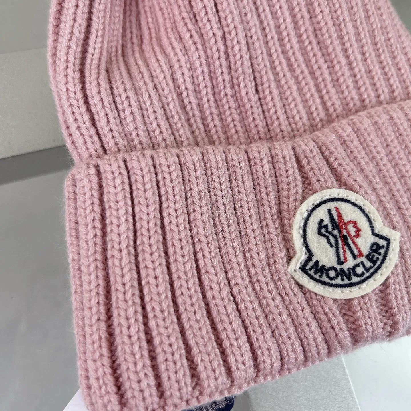 寒い日のお出かけに最適 カジュアル 合わせやすい ふわふわ キッズ ニット帽