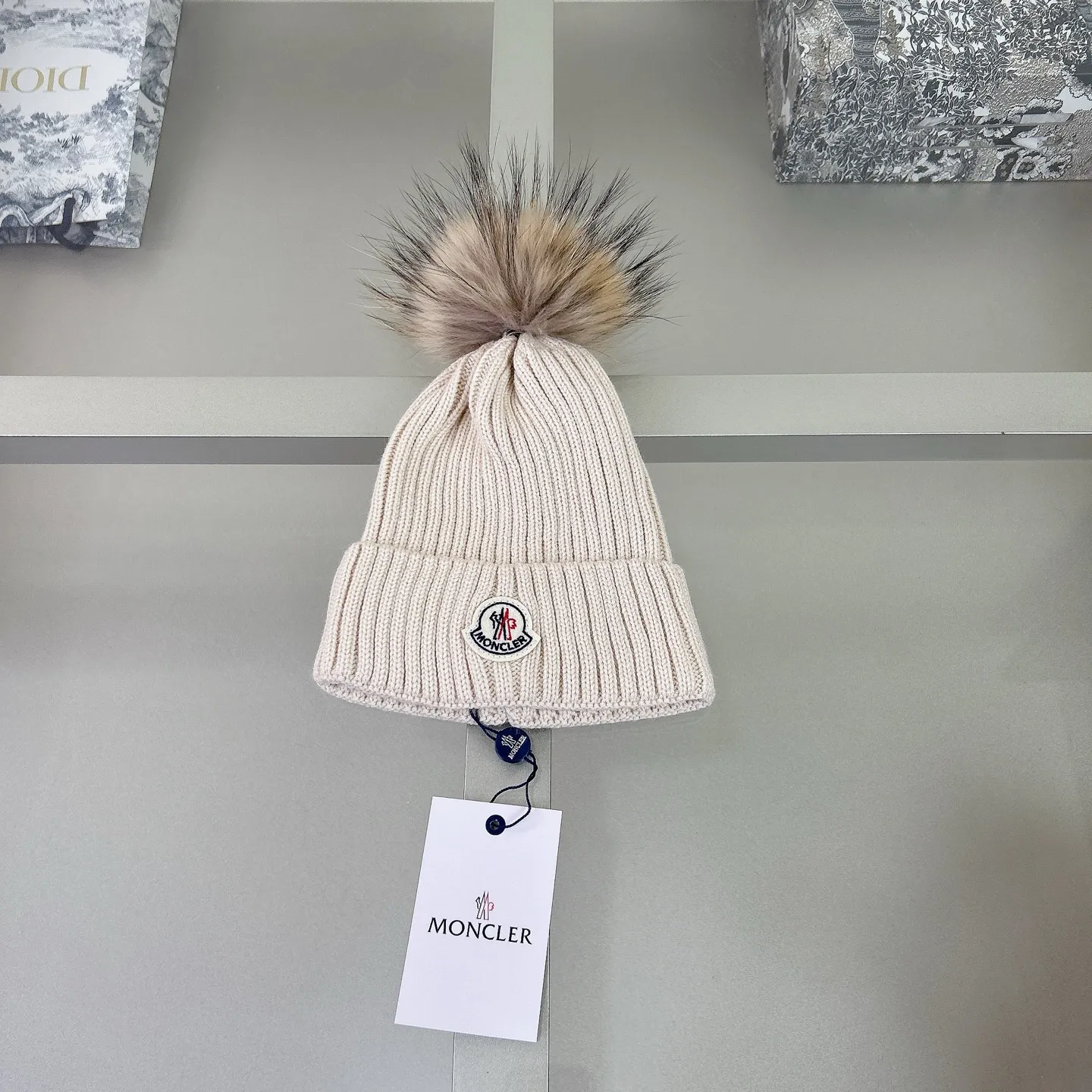 寒い日のお出かけに最適 カジュアル 合わせやすい ふわふわ キッズ ニット帽