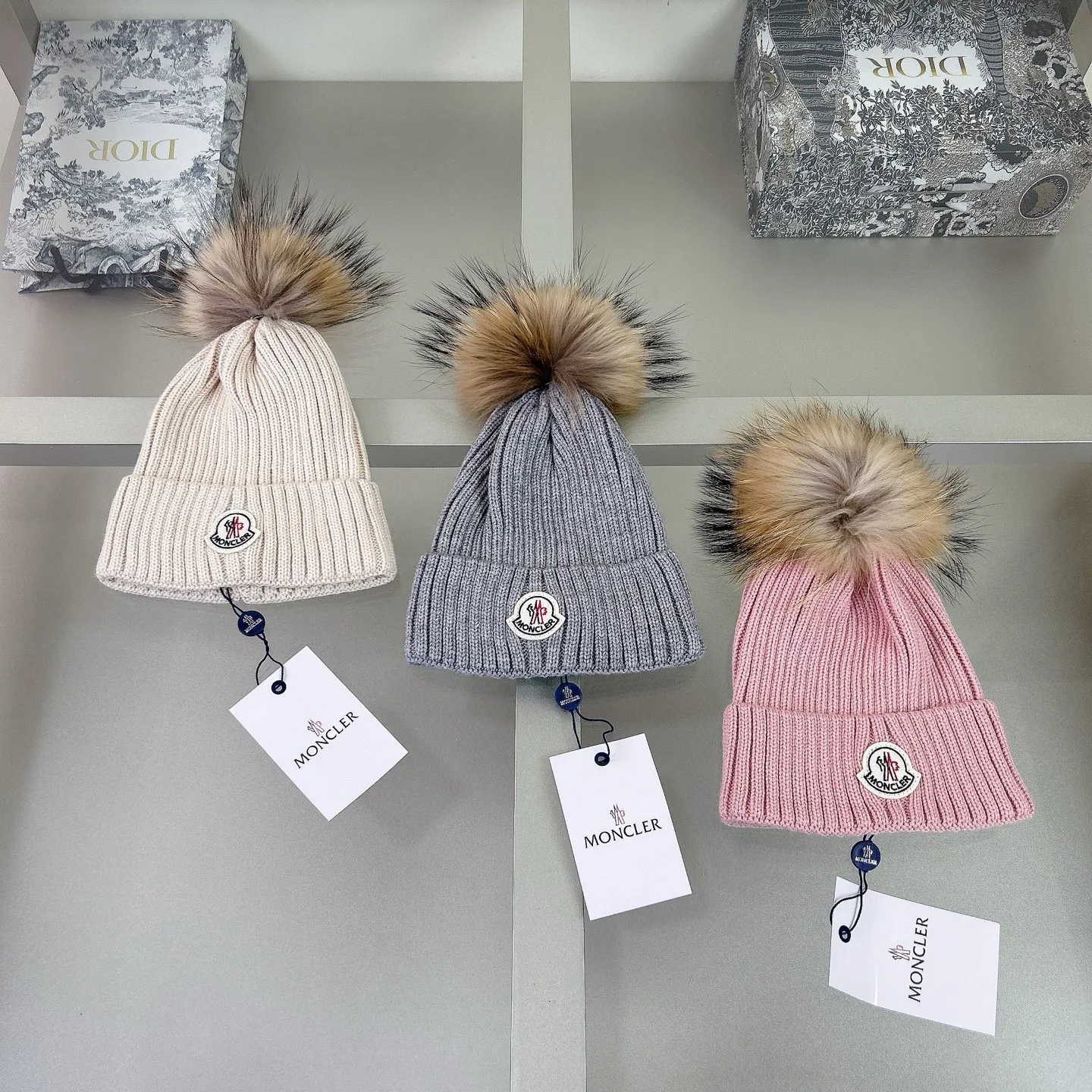 寒い日のお出かけに最適 カジュアル 合わせやすい ふわふわ キッズ ニット帽