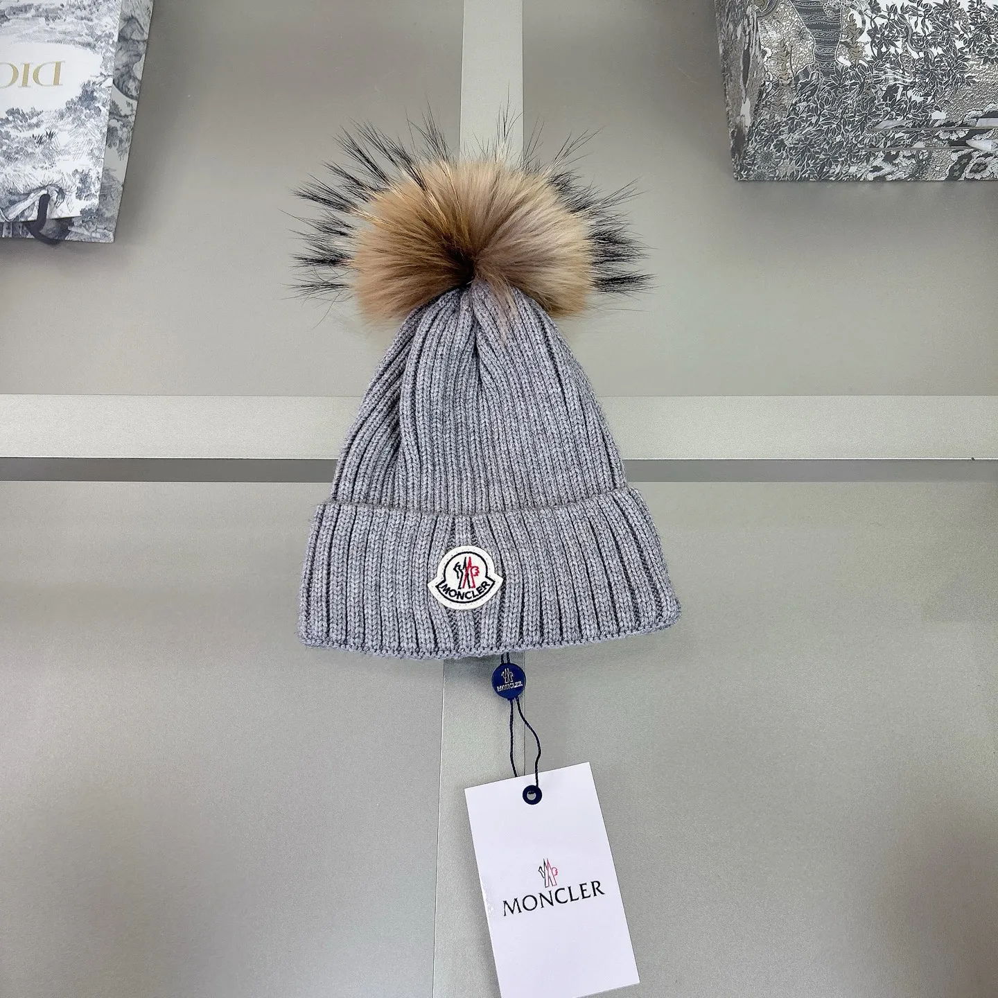 寒い日のお出かけに最適 カジュアル 合わせやすい ふわふわ キッズ ニット帽