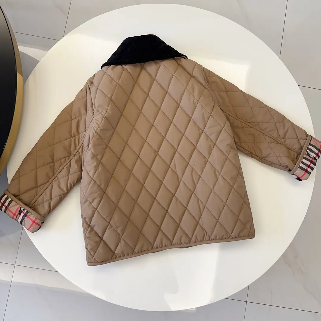 【90-150cm】秋口から春先まで活躍 カジュアル シンプル 軽量 中綿ジャケット