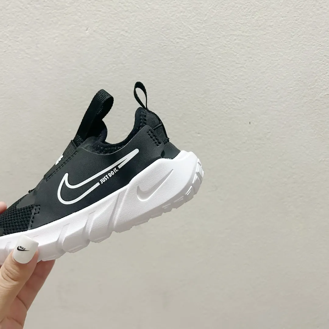 売り切れ必至 軽量デザイン 柔らかいソール キッズ ランニングシューズ