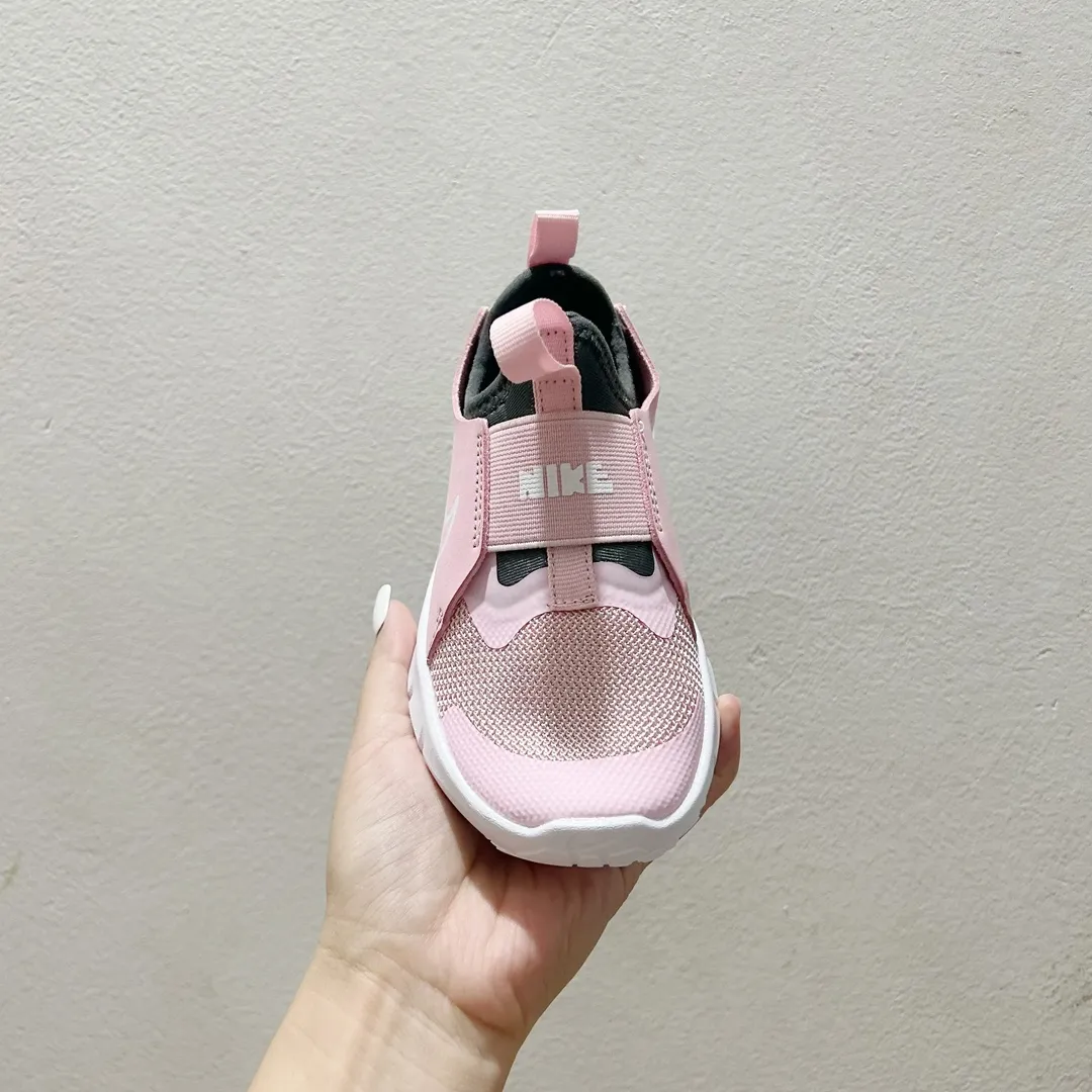 好感度100％  軽量デザイン 脱ぎ履きラクラク キッズ ランニングシューズ