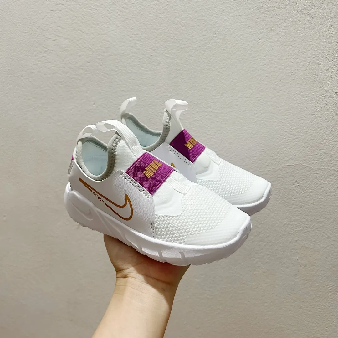 絶対欲しい 大活躍 軽量デザイン フレキシブルソール キッズ ランニングシューズ