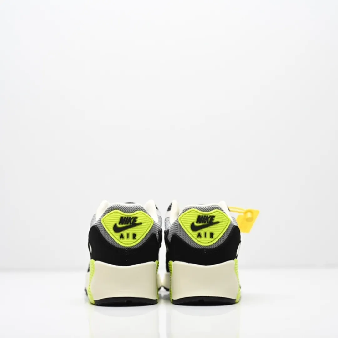 トレンド感たっぷり 防滑ソール クッション性＆防滑性 キッズ スニーカー