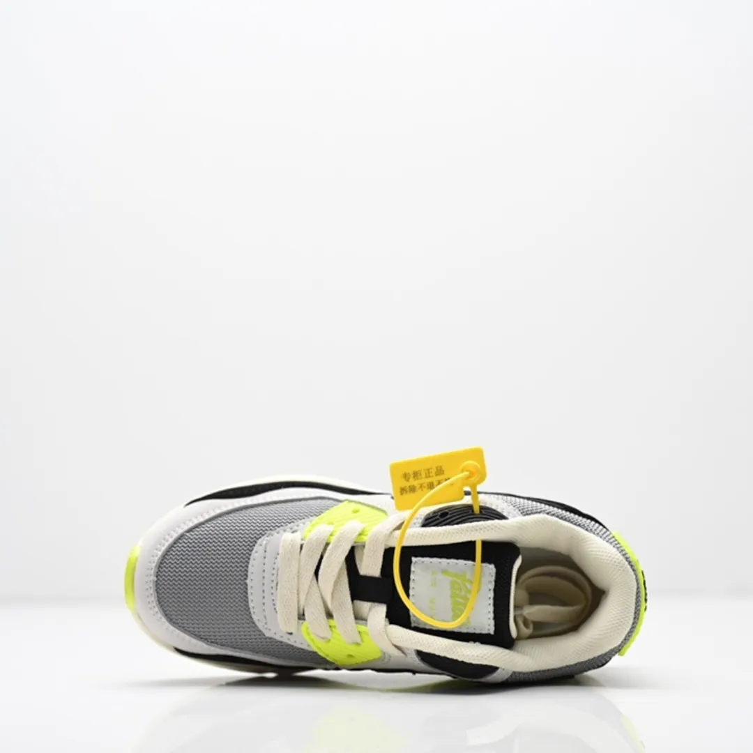 トレンド感たっぷり 防滑ソール クッション性＆防滑性 キッズ スニーカー