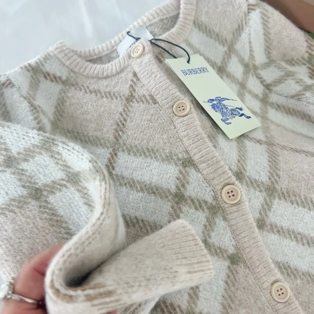 【110-160cm】ママたちに大好評 高品質 定番 シンプル 着心地良い ニット アウター