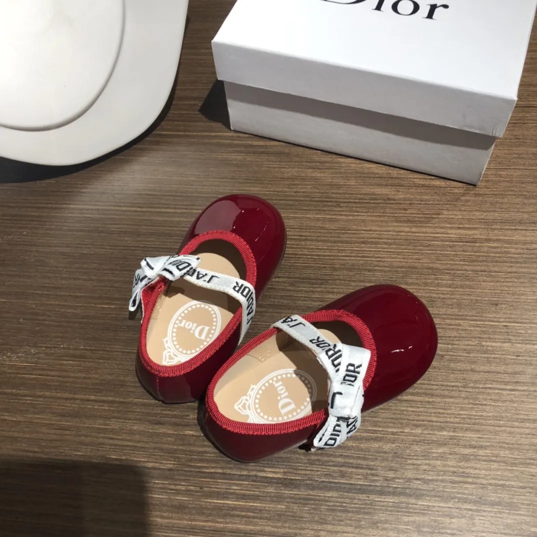 上品さと可愛さを両立 おすすめ おしゃれ 軽量 歩きやすい バレエシューズ