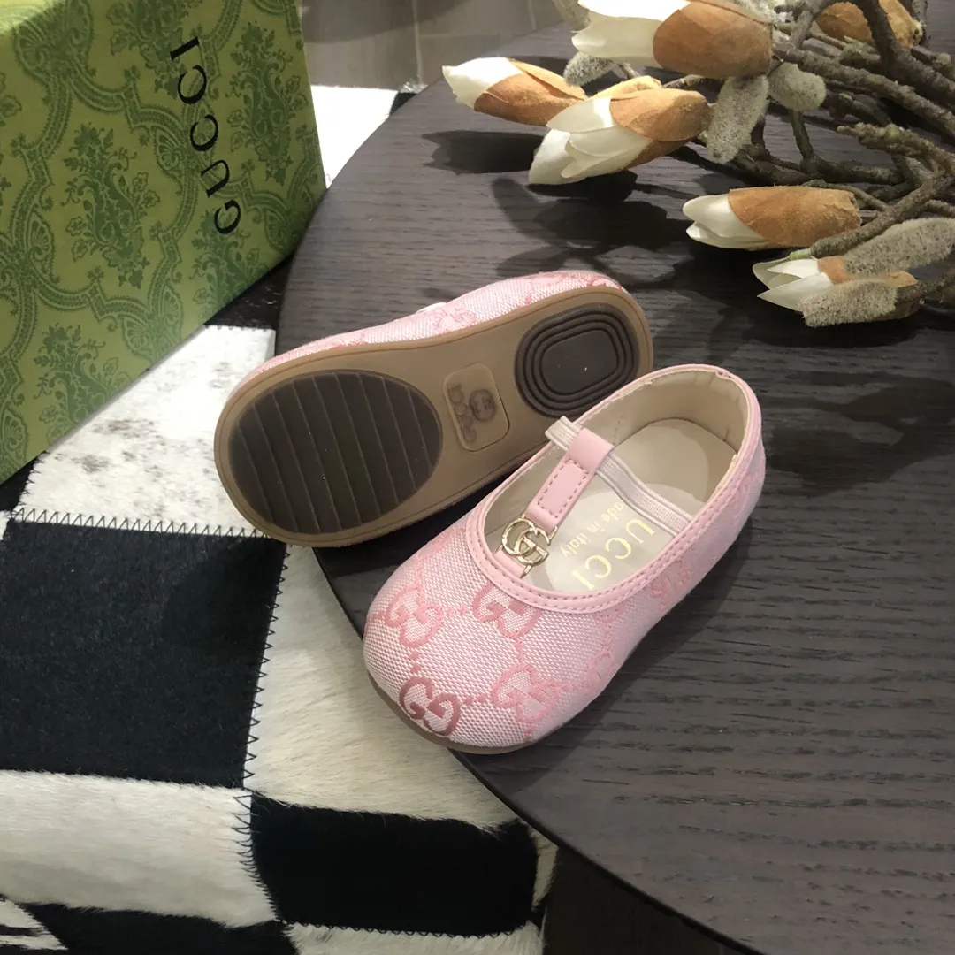 おしゃれ感満点 ガーリー 超軽量 ソフトソール 通気性抜群 フラットシューズ