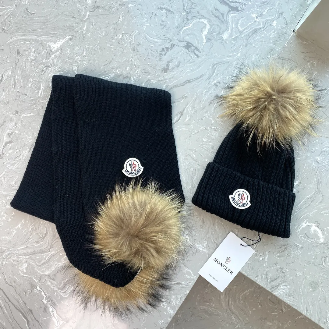 二点セット 防寒グッズ 柔らかい肌ざわり ポンポン付き ニット帽+マフラー セット