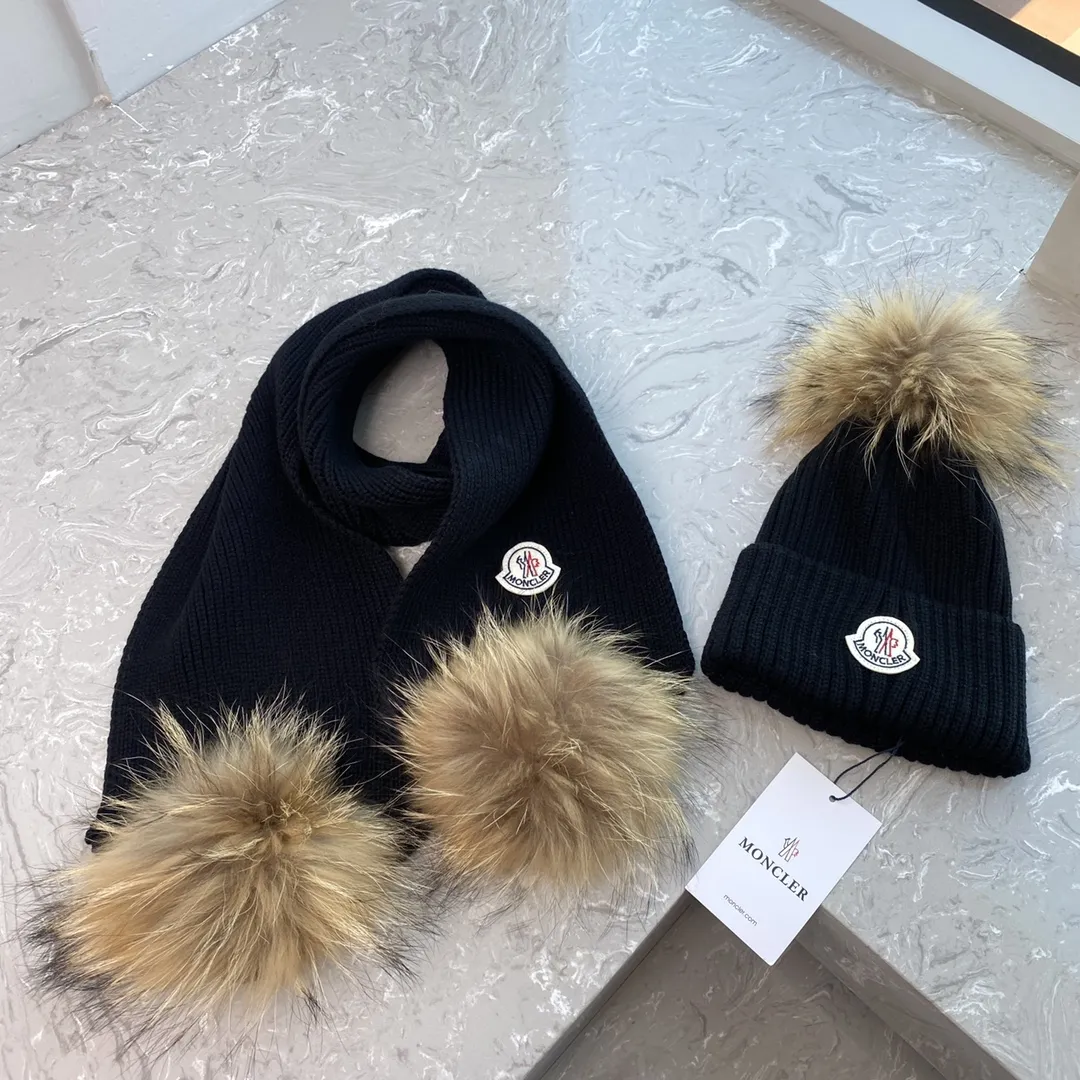 二点セット 防寒グッズ 柔らかい肌ざわり ポンポン付き ニット帽+マフラー セット
