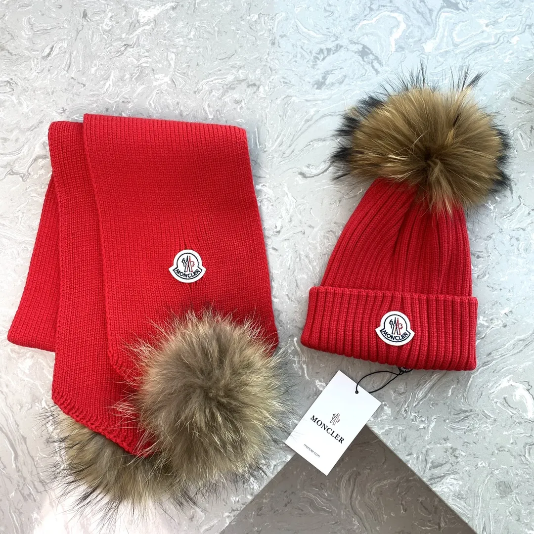 二点セット 防寒グッズ 柔らかい肌ざわり ポンポン付き ニット帽+マフラー セット