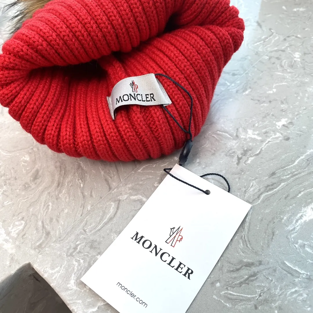 二点セット 防寒グッズ 柔らかい肌ざわり ポンポン付き ニット帽+マフラー セット