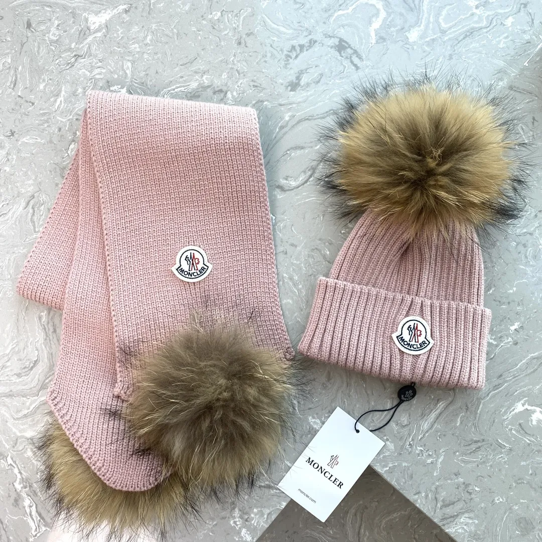 二点セット 防寒グッズ 柔らかい肌ざわり ポンポン付き ニット帽+マフラー セット