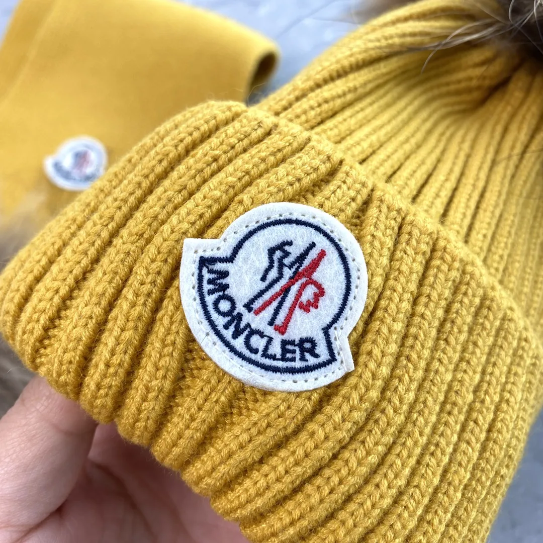 二点セット 防寒グッズ 柔らかい肌ざわり ポンポン付き ニット帽+マフラー セット