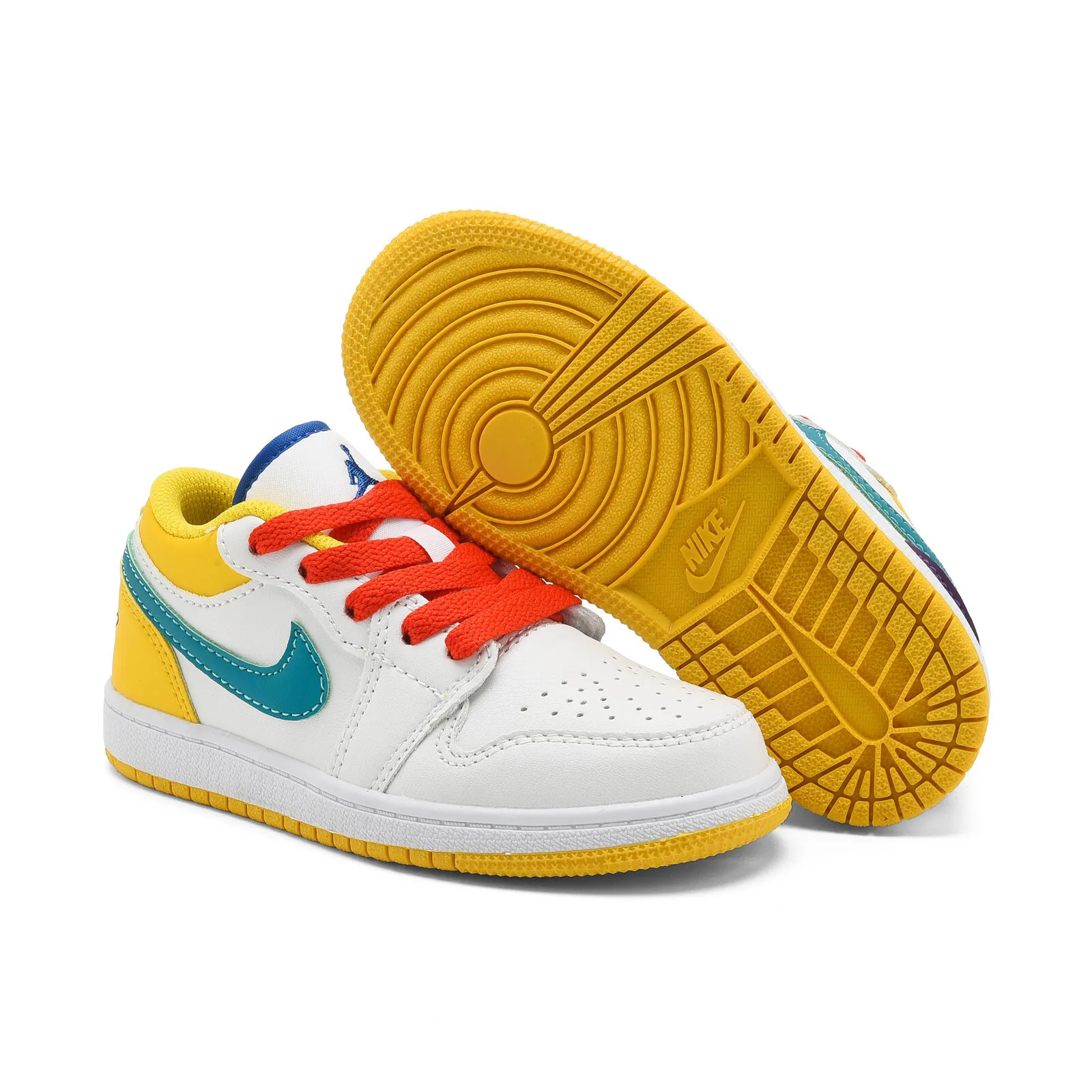 【22-37】鮮やかな印象 元気よく見える 耐久性がある スポーツ風 履きやすい スニーカー