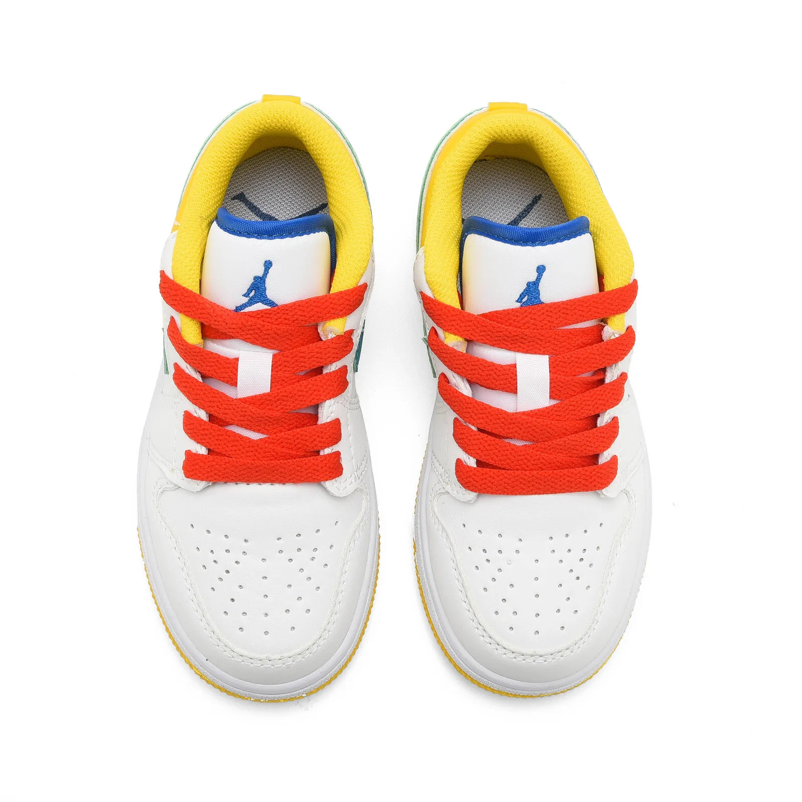 【22-37】鮮やかな印象 元気よく見える 耐久性がある スポーツ風 履きやすい スニーカー