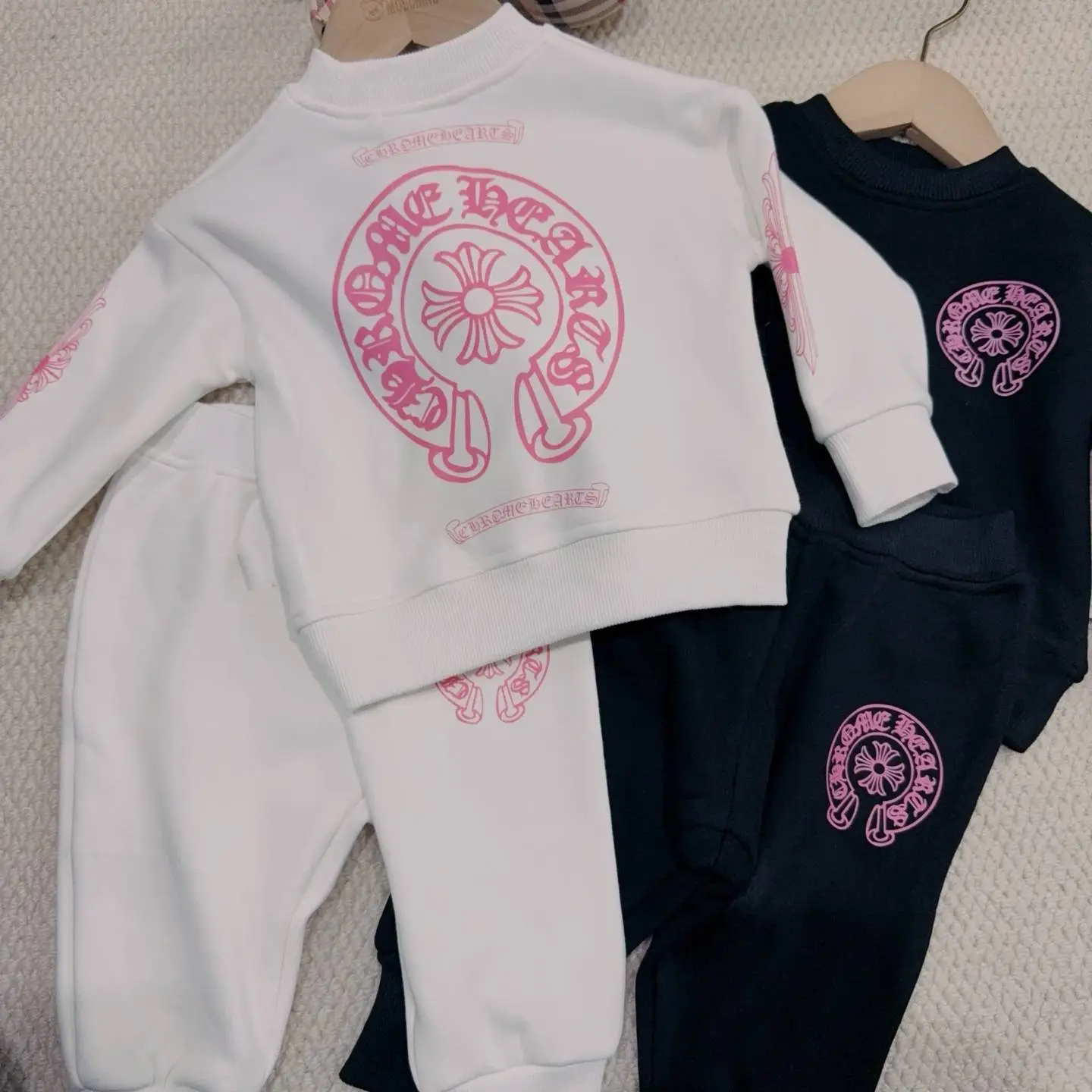 【90-160cm】毎日着たくなる 注目度急上昇 肌に優しい カジュアル 着せやすい トレーナー+パンツ セットアップ