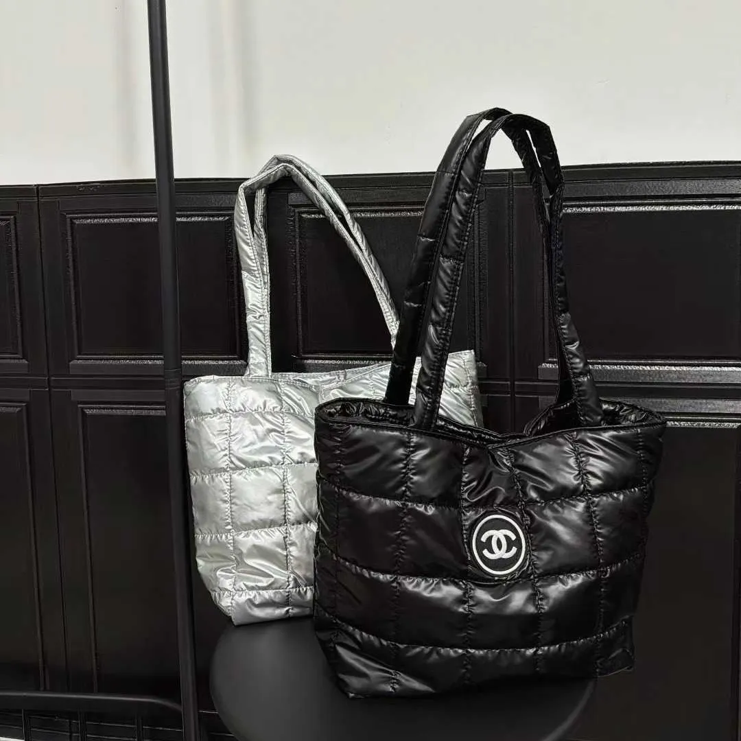 SNS映え間違いなし 今季大注目 おしゃれ 大容量 合わせやすい バッグ