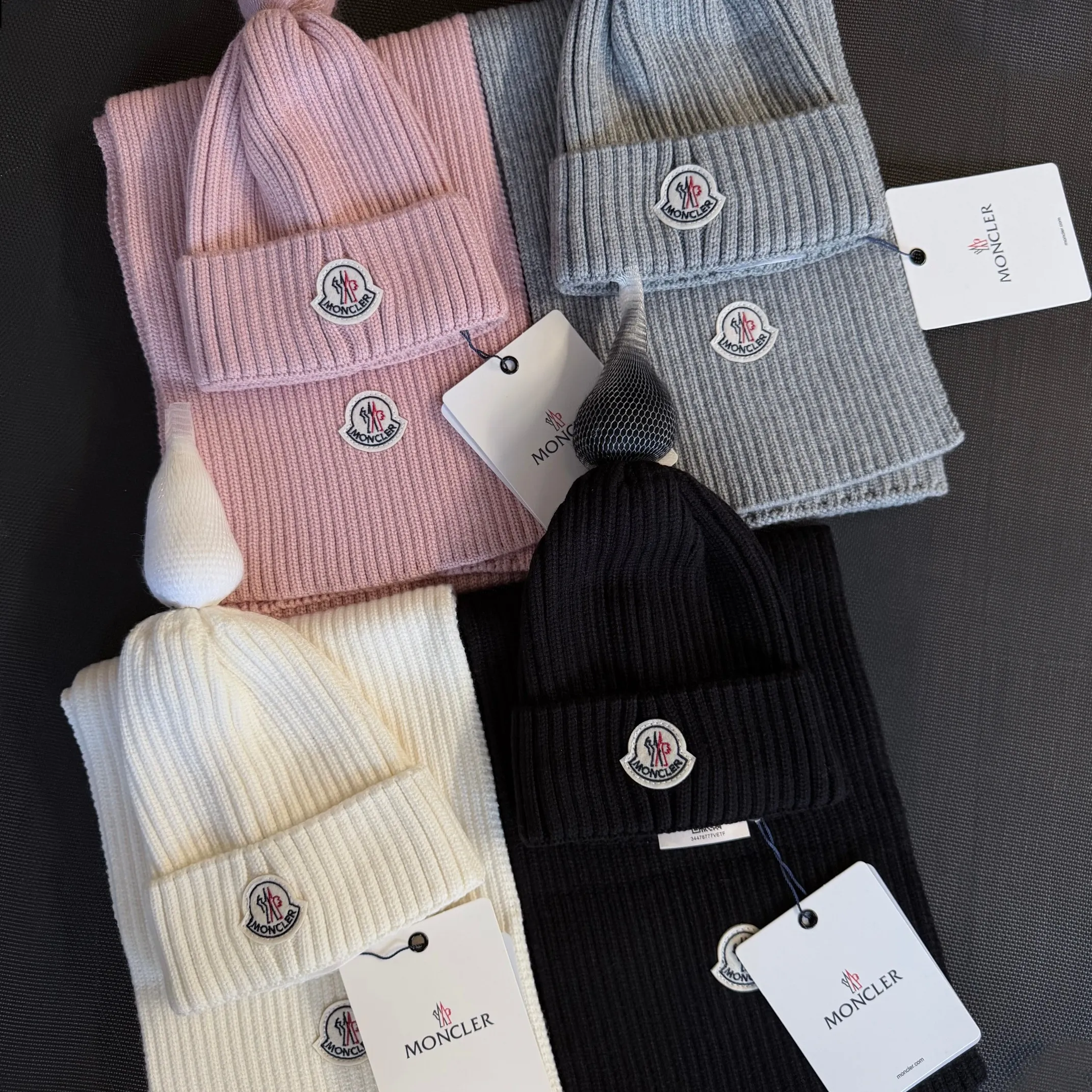 注目度急上昇 目を奪われる可愛さ 今季も大流行 多色選べる 暖かい スカーフ+帽子 セットアップ