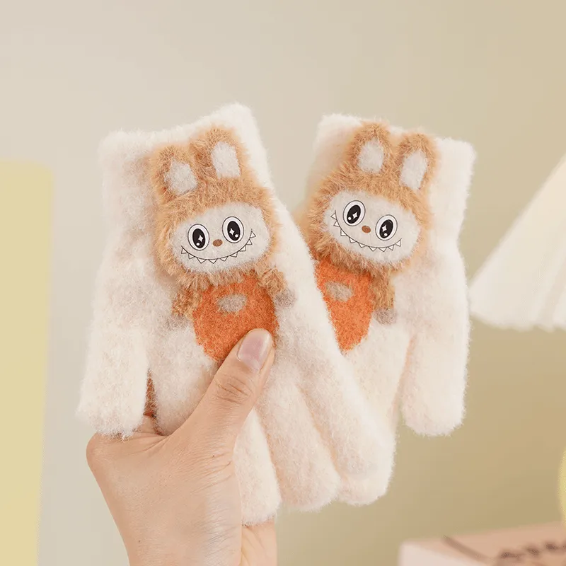 冬のお出かけに必須 可愛い ふわふわ素材 あったか 保温性抜群 キッズ手袋