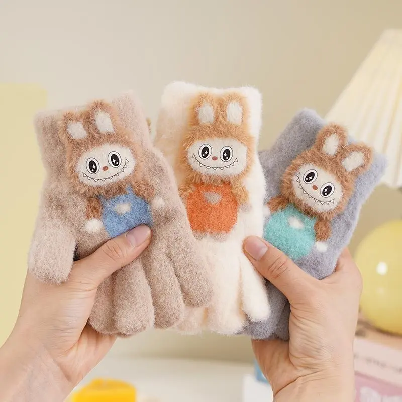 冬のお出かけに必須 可愛い ふわふわ素材 あったか 保温性抜群 キッズ手袋