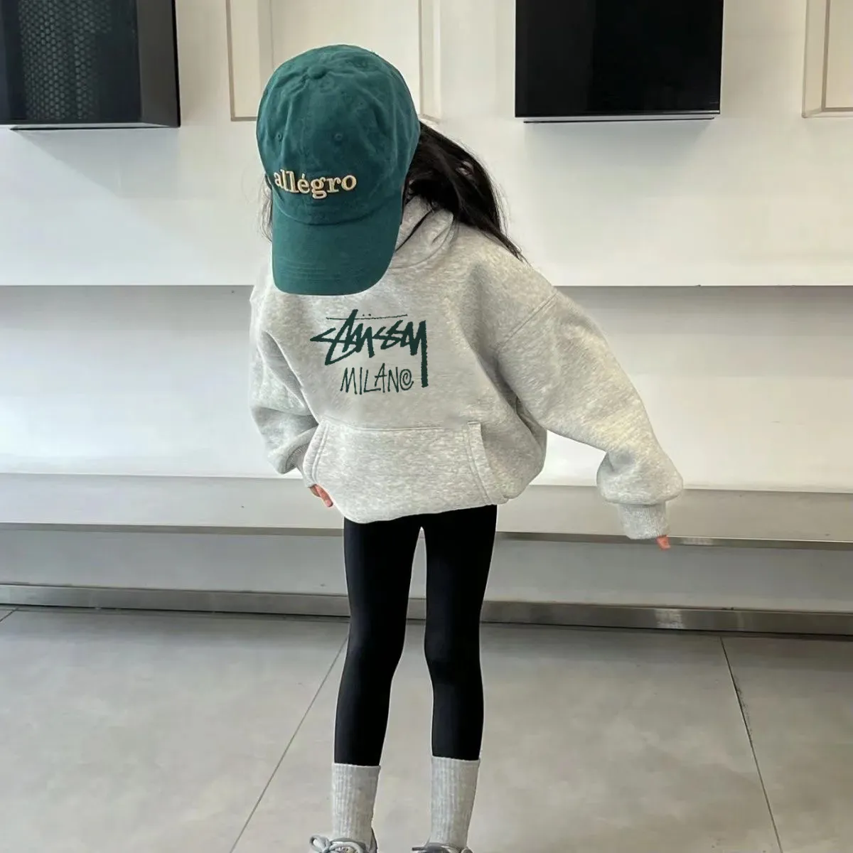 【90-160cm】おしゃれキッズ必見 売れ筋 シンプル カジュアル 女の子 フード付き パーカー