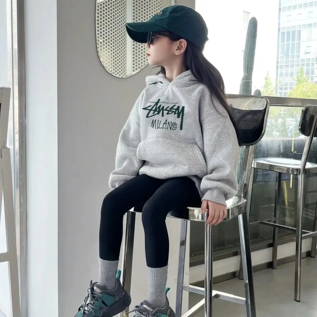 【90-160cm】おしゃれキッズ必見 売れ筋 シンプル カジュアル 女の子 フード付き パーカー