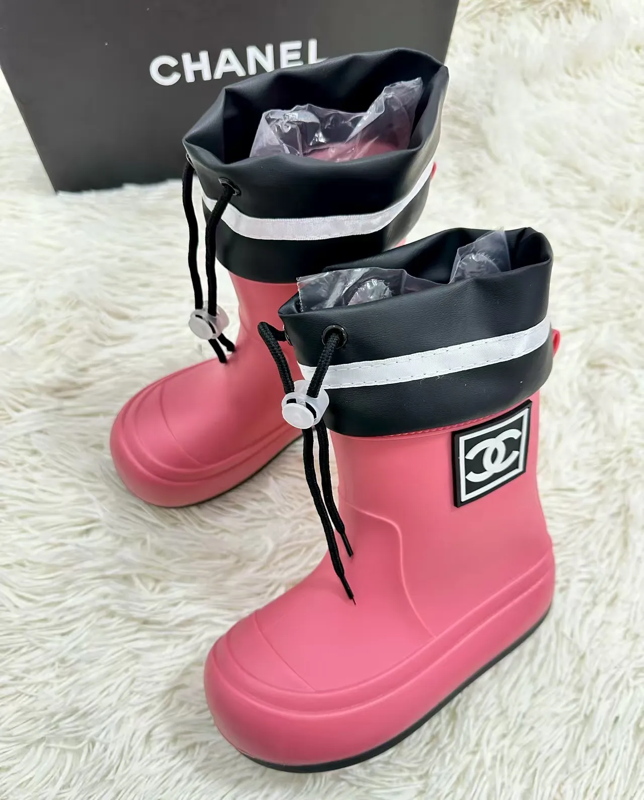 アウトドアやフェスにも活躍  履き口広め 防水仕様 キッズ ミドル丈 レインブーツ