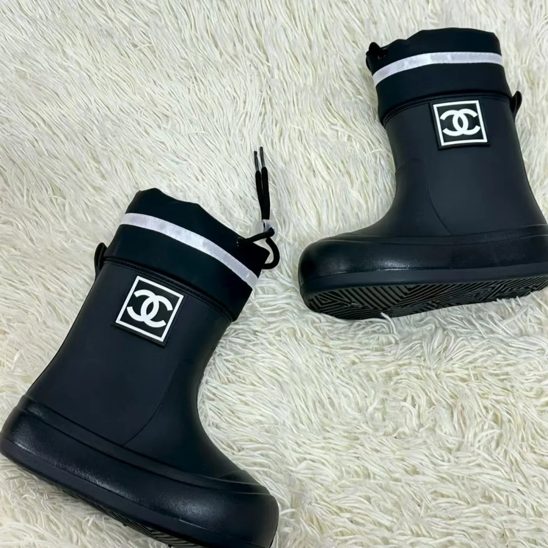 アウトドアやフェスにも活躍  履き口広め 防水仕様 キッズ ミドル丈 レインブーツ