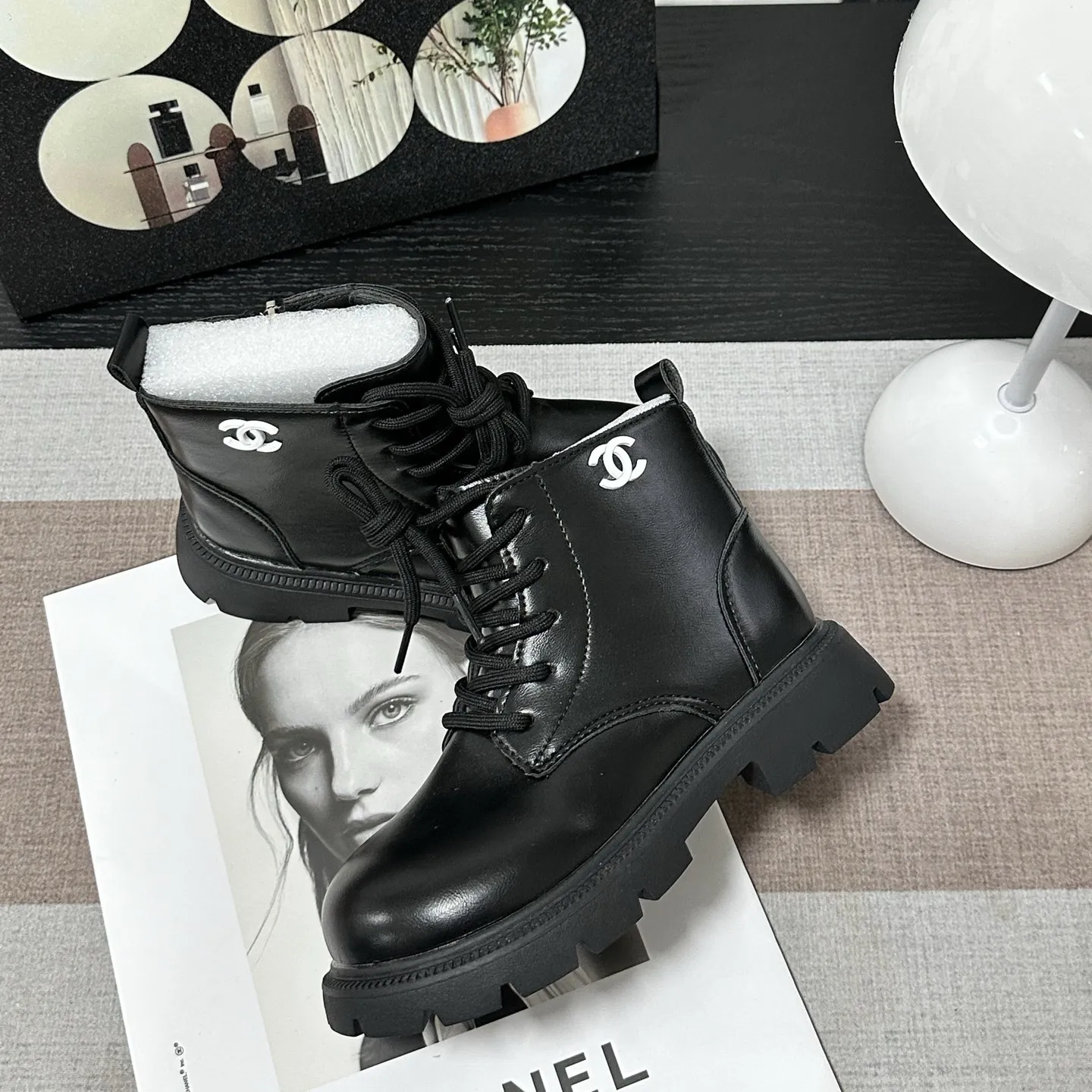 【26-36】こなれ感たっぷり 存在感抜群 韓国風デザイン 履きやすい カジュアル 安定感のある ブーツ