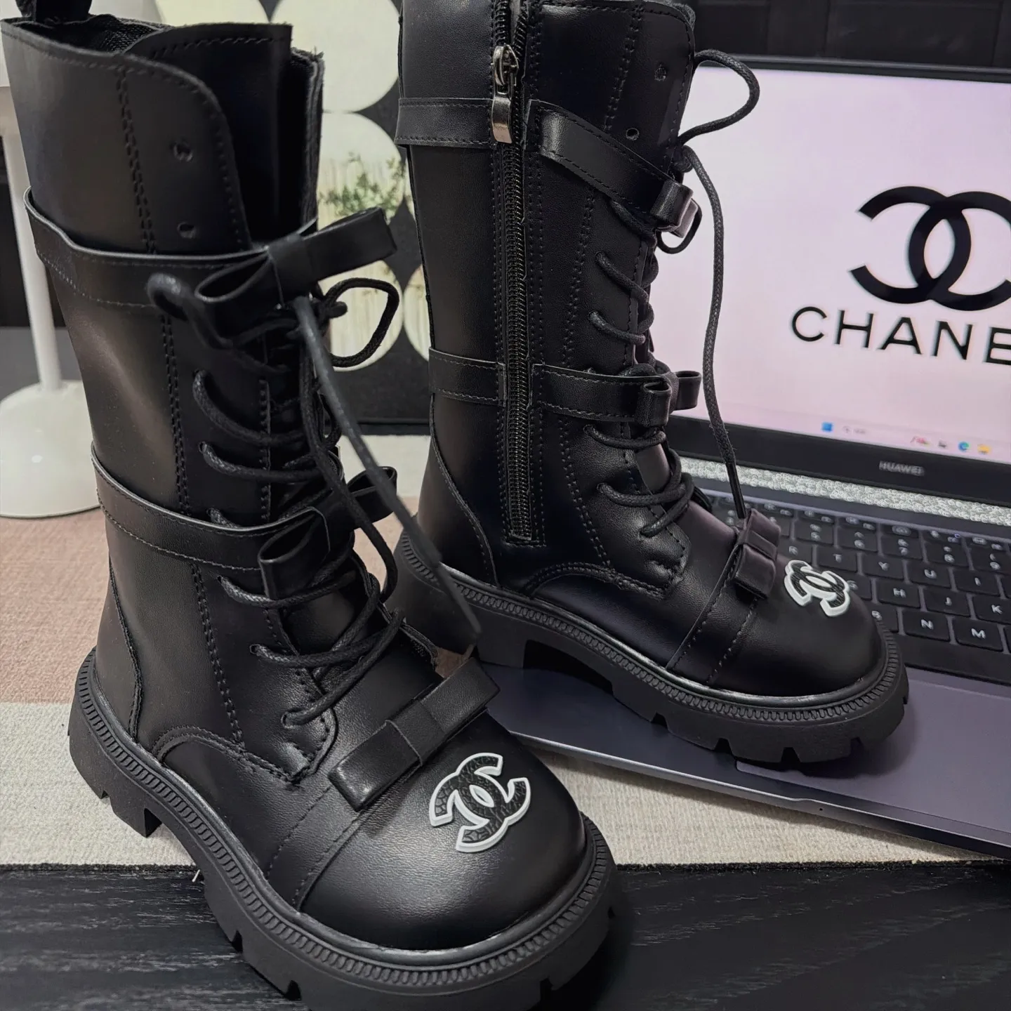 【26-37】売り切れ必至 新作入荷 安定感のある 大人っぽい雰囲気 写真映えする 履きやすい ブーツ