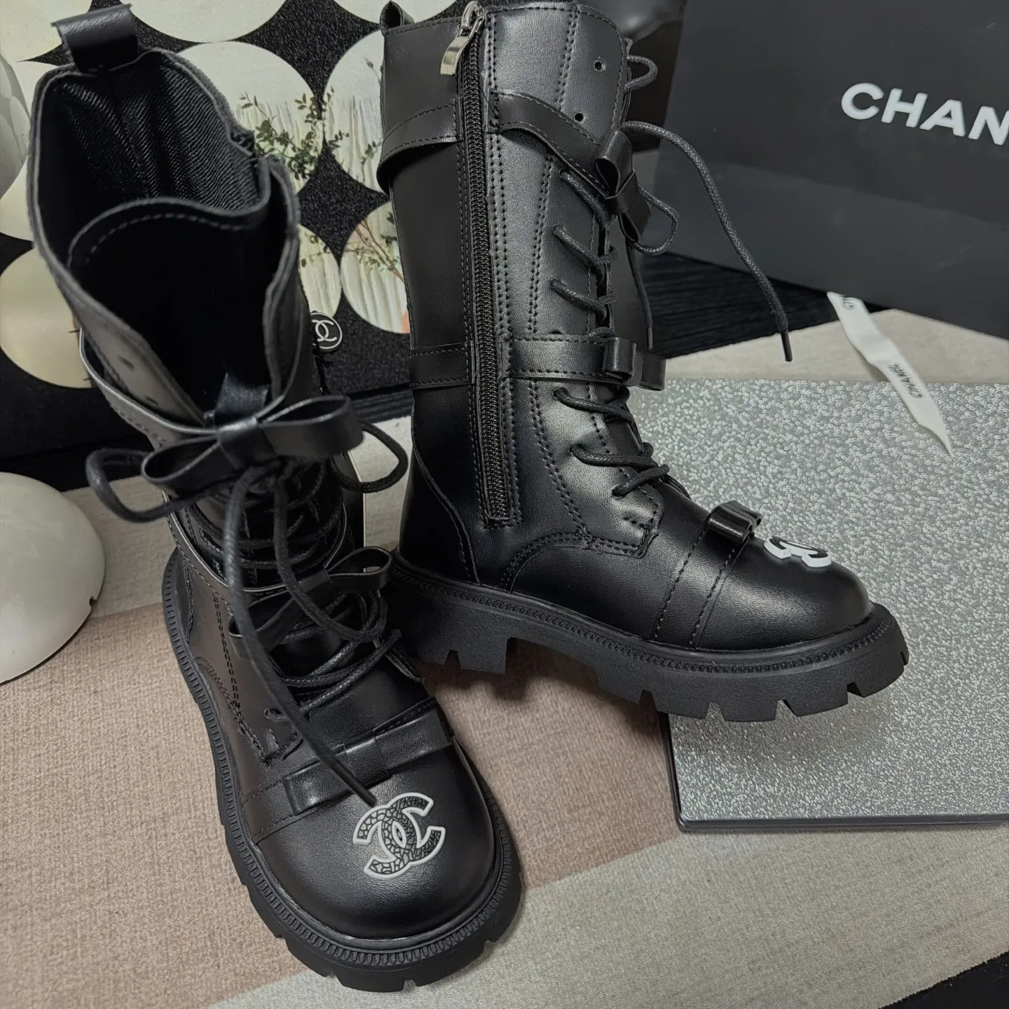 【26-37】売り切れ必至 新作入荷 安定感のある 大人っぽい雰囲気 写真映えする 履きやすい ブーツ