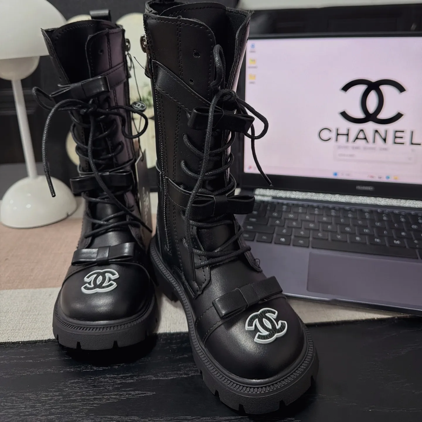 【26-37】売り切れ必至 新作入荷 安定感のある 大人っぽい雰囲気 写真映えする 履きやすい ブーツ