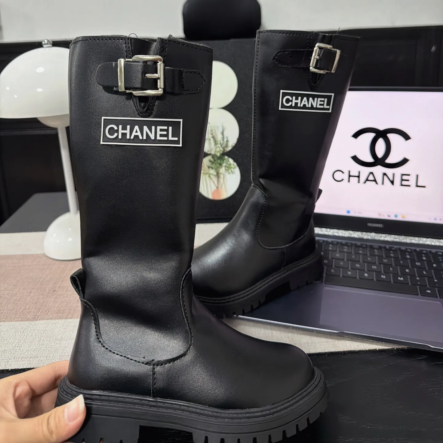 【26-37】コーデの主役になる 韓国風デザイン 上品かわいい ファッション 高品質 履きやすい ブーツ