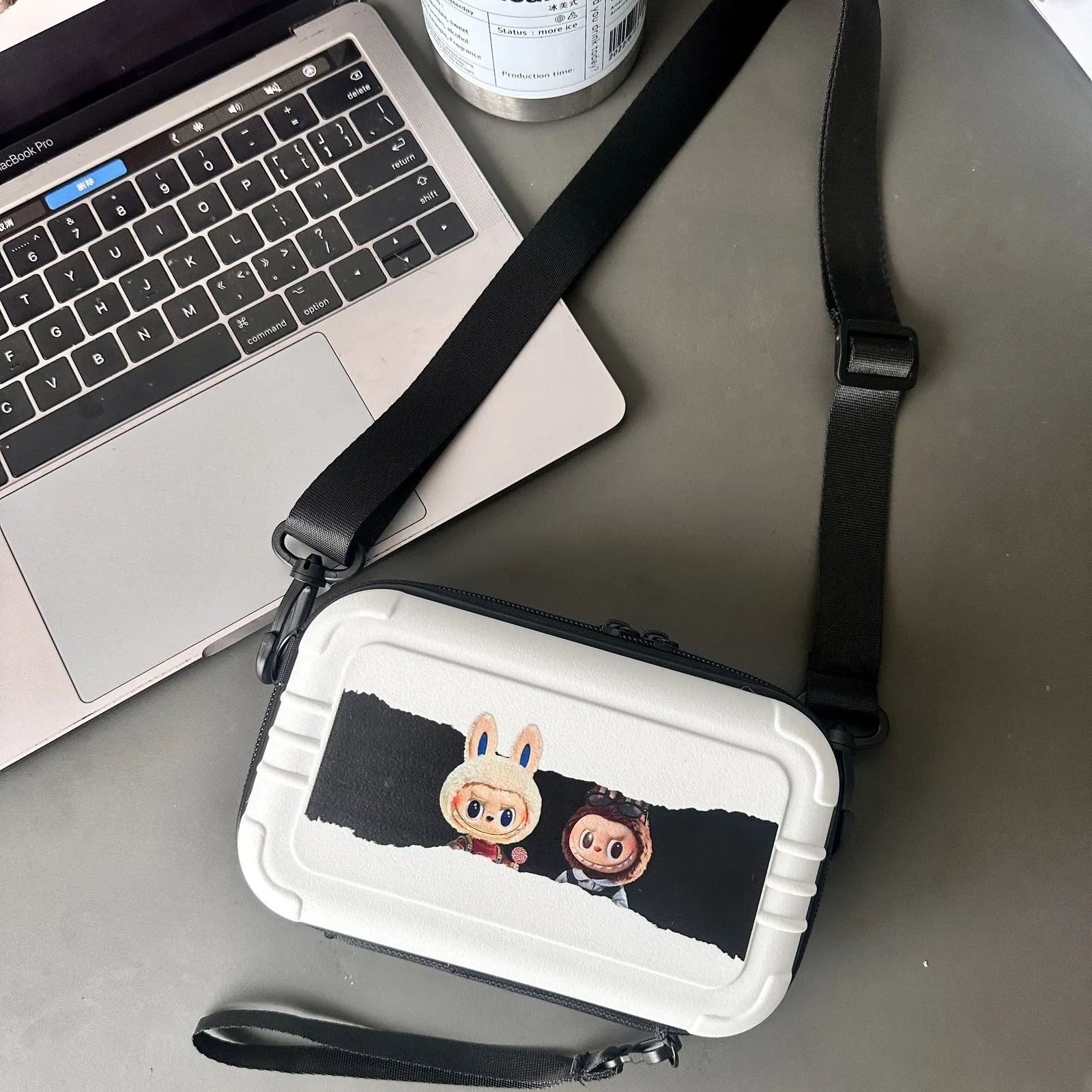 デザイン満点 カジュアル スマホポーチ ハードシェル ショルダーバッグ