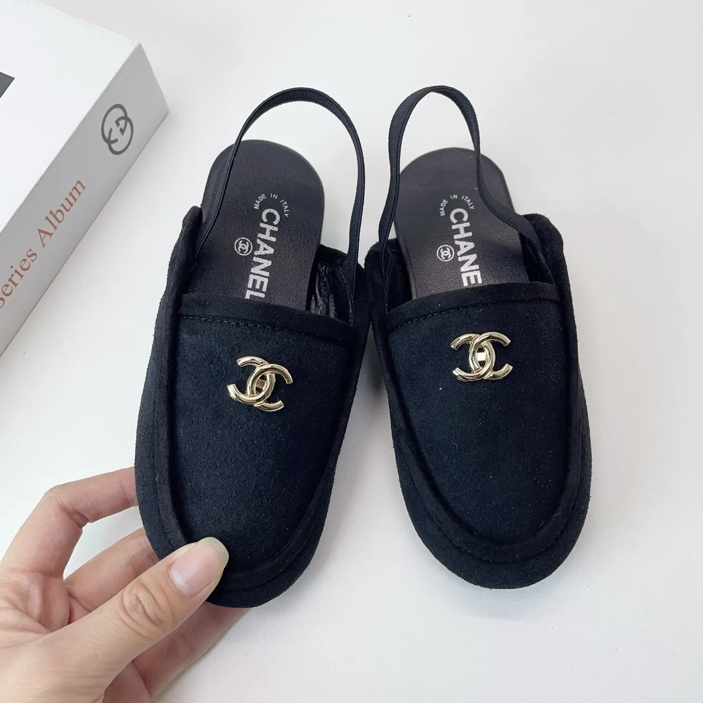 【26-35】目を引くデザイン 二色選べる 韓国風デザイン 元気いっぱい 履き心地抜群 簡単デザイン スリッパ