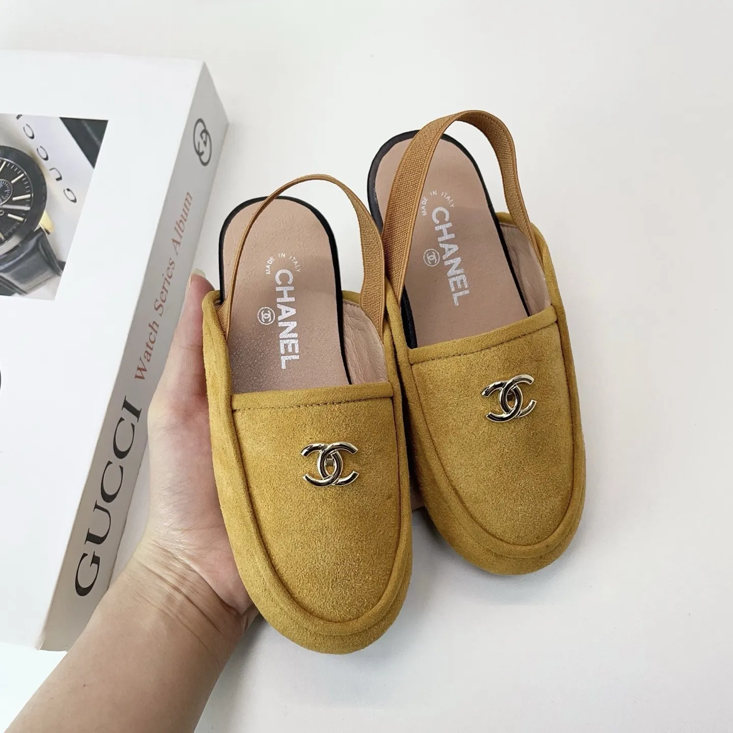 【26-35】目を引くデザイン 二色選べる 韓国風デザイン 元気いっぱい 履き心地抜群 簡単デザイン スリッパ