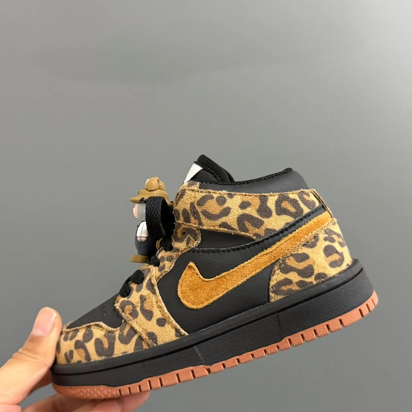 【26-37】履き心地抜群 足に優しい 存在感抜群 シンプルでおしゃれ 多色選べる 履きやすい スニーカー