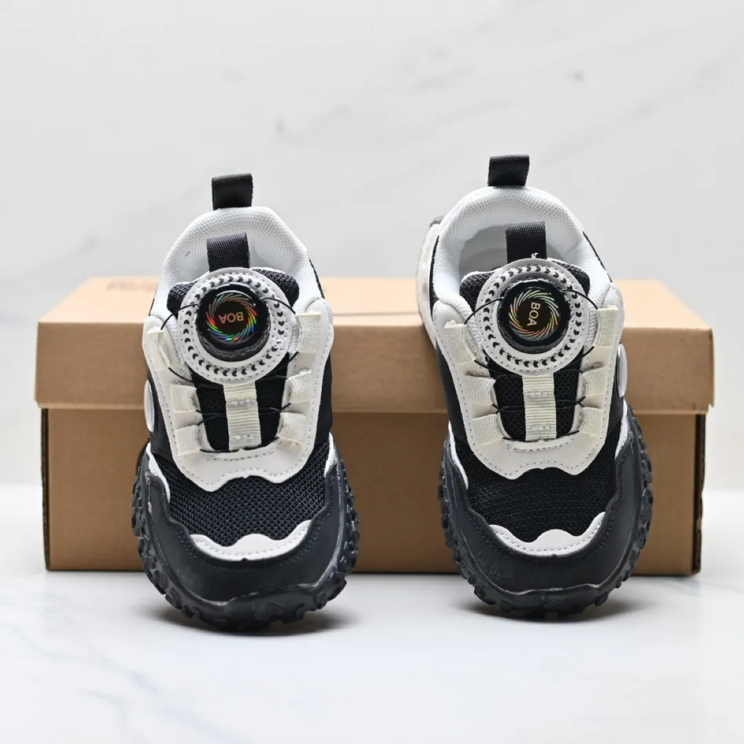 通園・お出かけに しっかりグリップ クッション性 履きやすい キッズ アウトドアシューズ