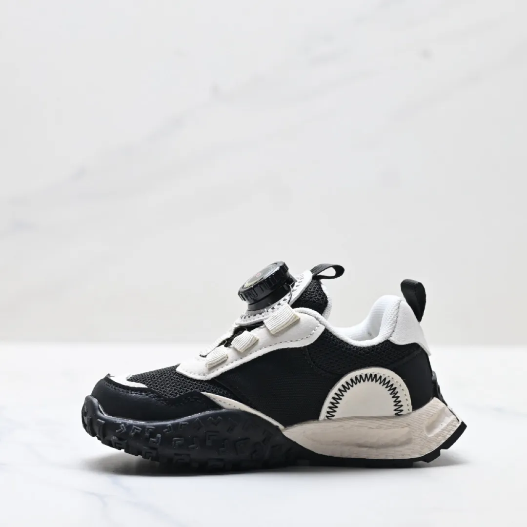 通園・お出かけに しっかりグリップ クッション性 履きやすい キッズ アウトドアシューズ