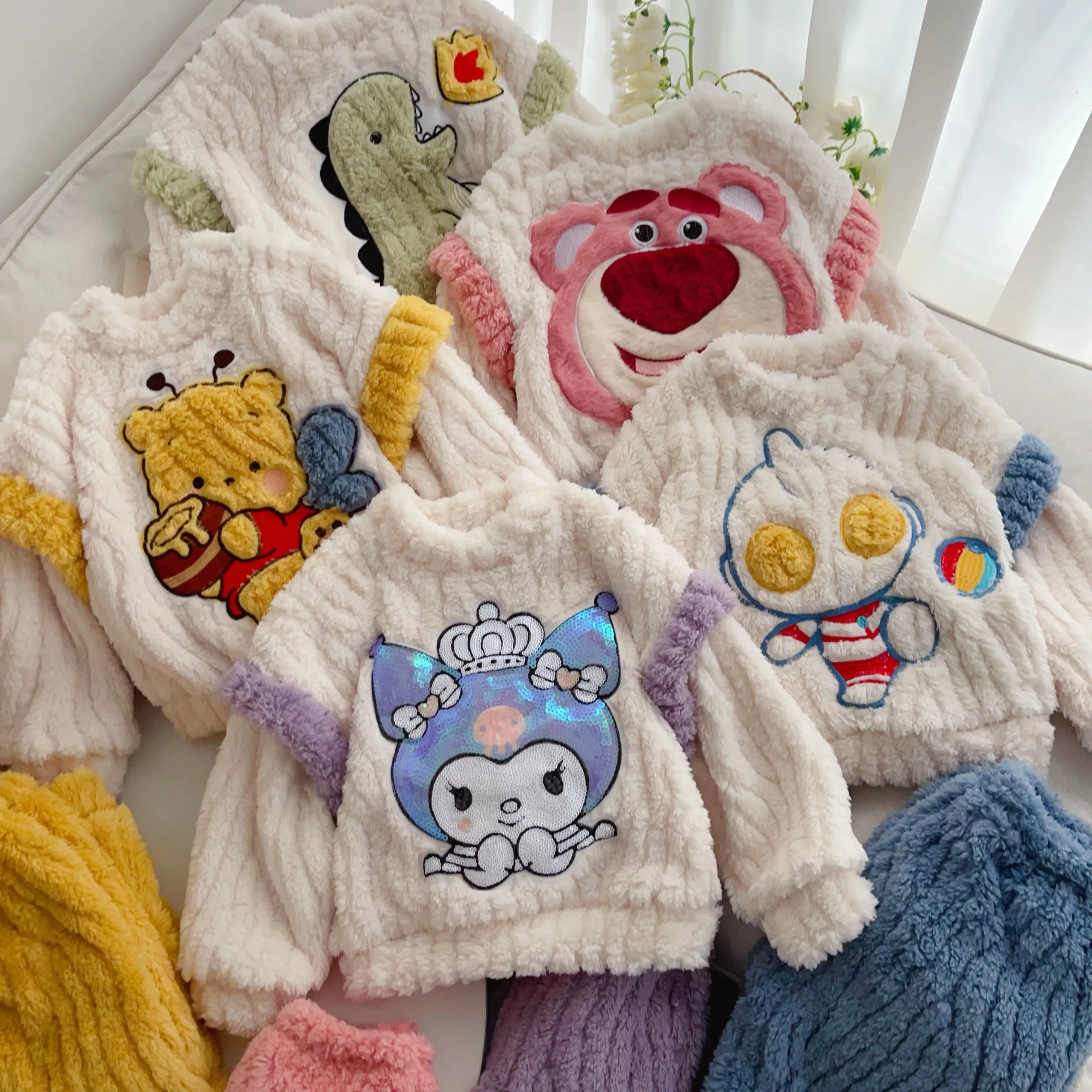 【100-140cm】人気爆発中 厚め 防寒 カートゥーン 可愛い ふわふわ ルームウェア