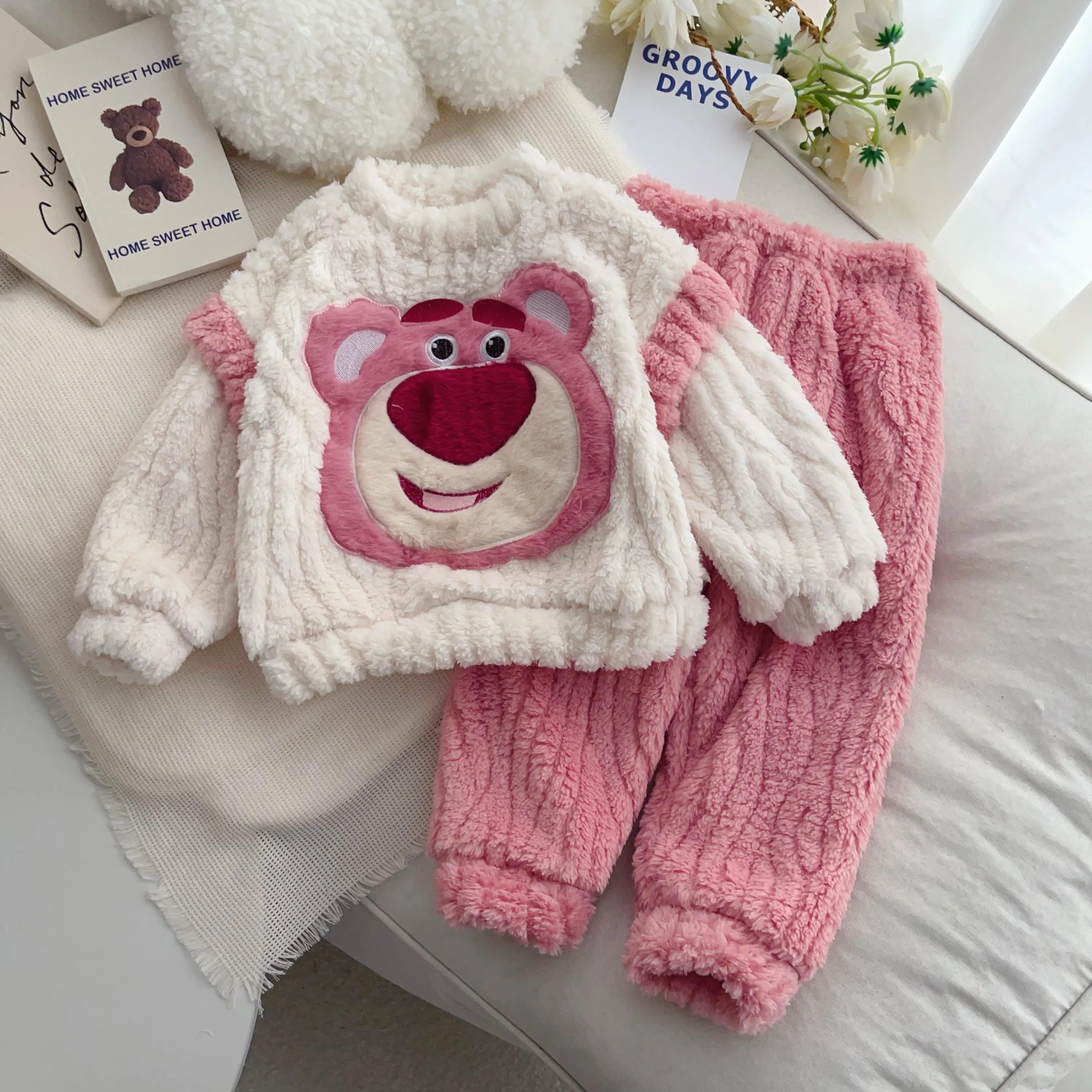 【100-140cm】人気爆発中 厚め 防寒 カートゥーン 可愛い ふわふわ ルームウェア