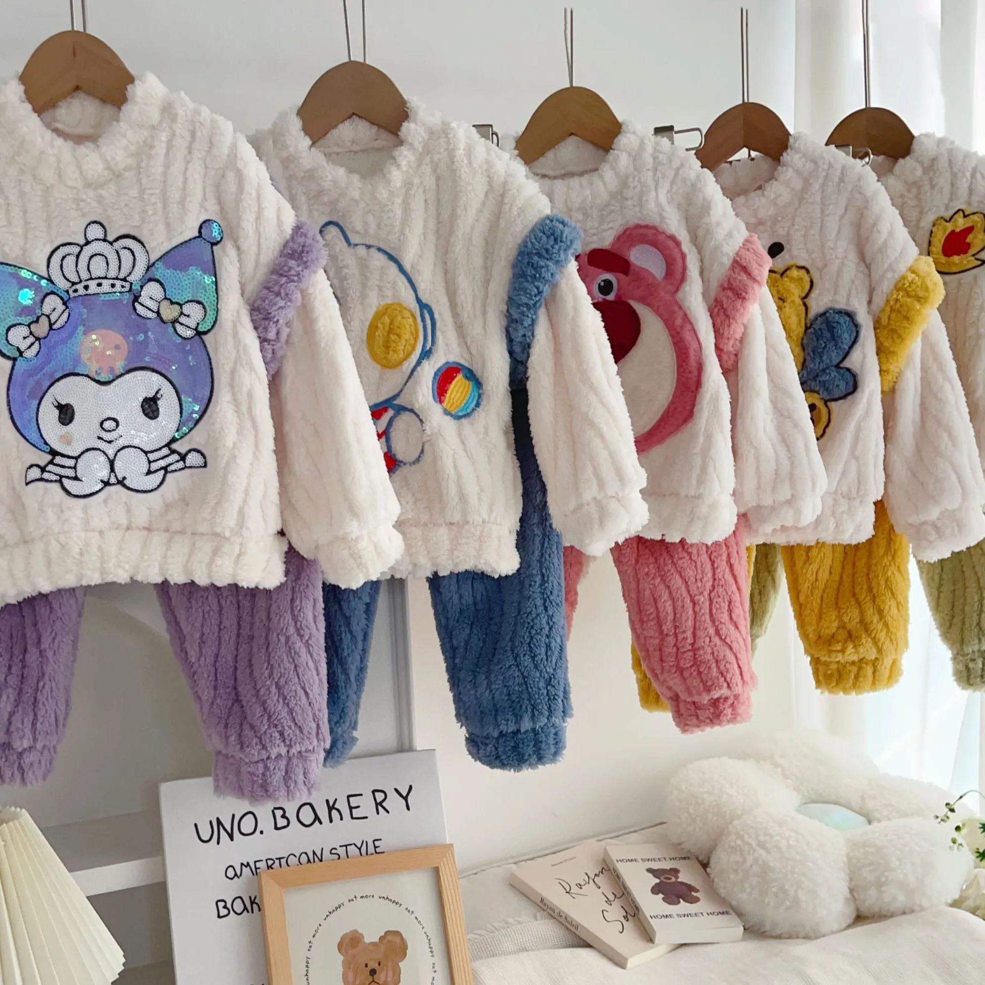 【100-140cm】人気爆発中 厚め 防寒 カートゥーン 可愛い ふわふわ ルームウェア