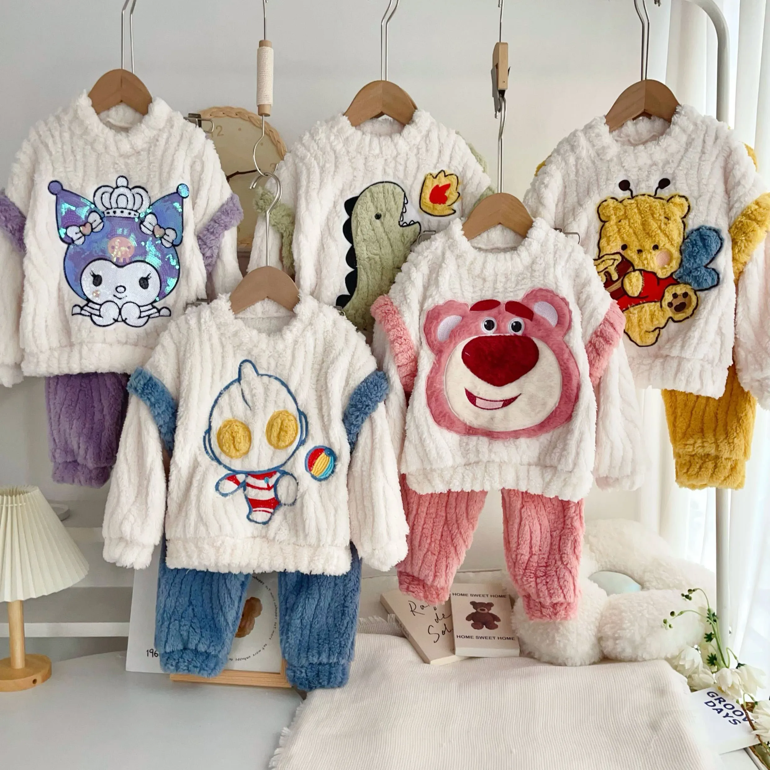 【100-140cm】人気爆発中 厚め 防寒 カートゥーン 可愛い ふわふわ ルームウェア