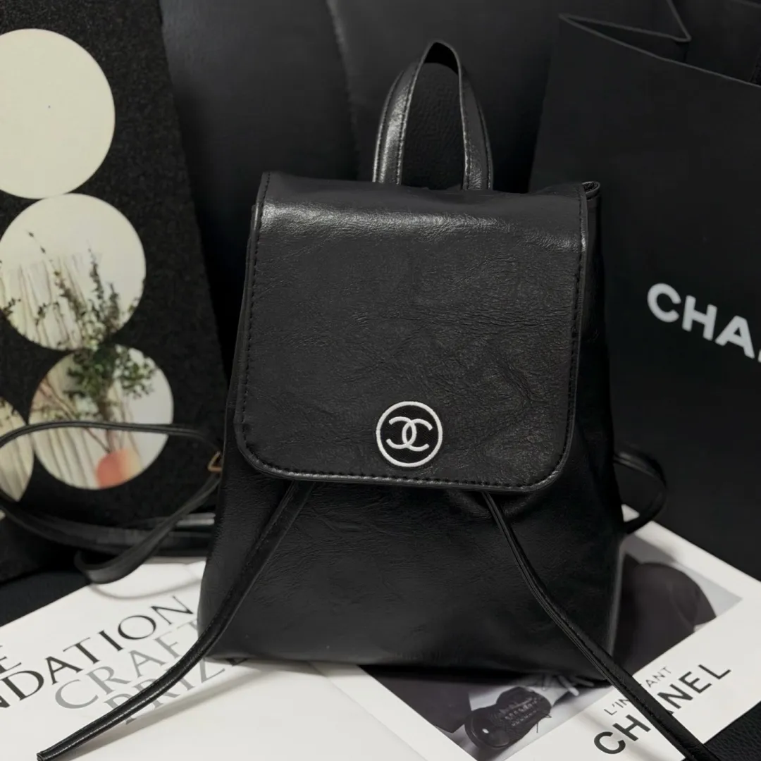 デイリーにぴったり 人気上昇中 カジュアル 大容量 お出かけに レザー リュック バックパック