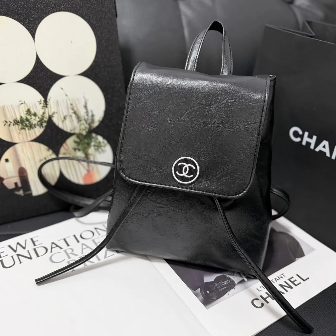 デイリーにぴったり 人気上昇中 カジュアル 大容量 お出かけに レザー リュック バックパック