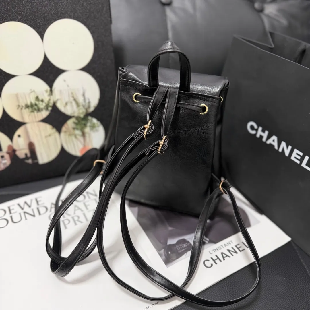 デイリーにぴったり 人気上昇中 カジュアル 大容量 お出かけに レザー リュック バックパック